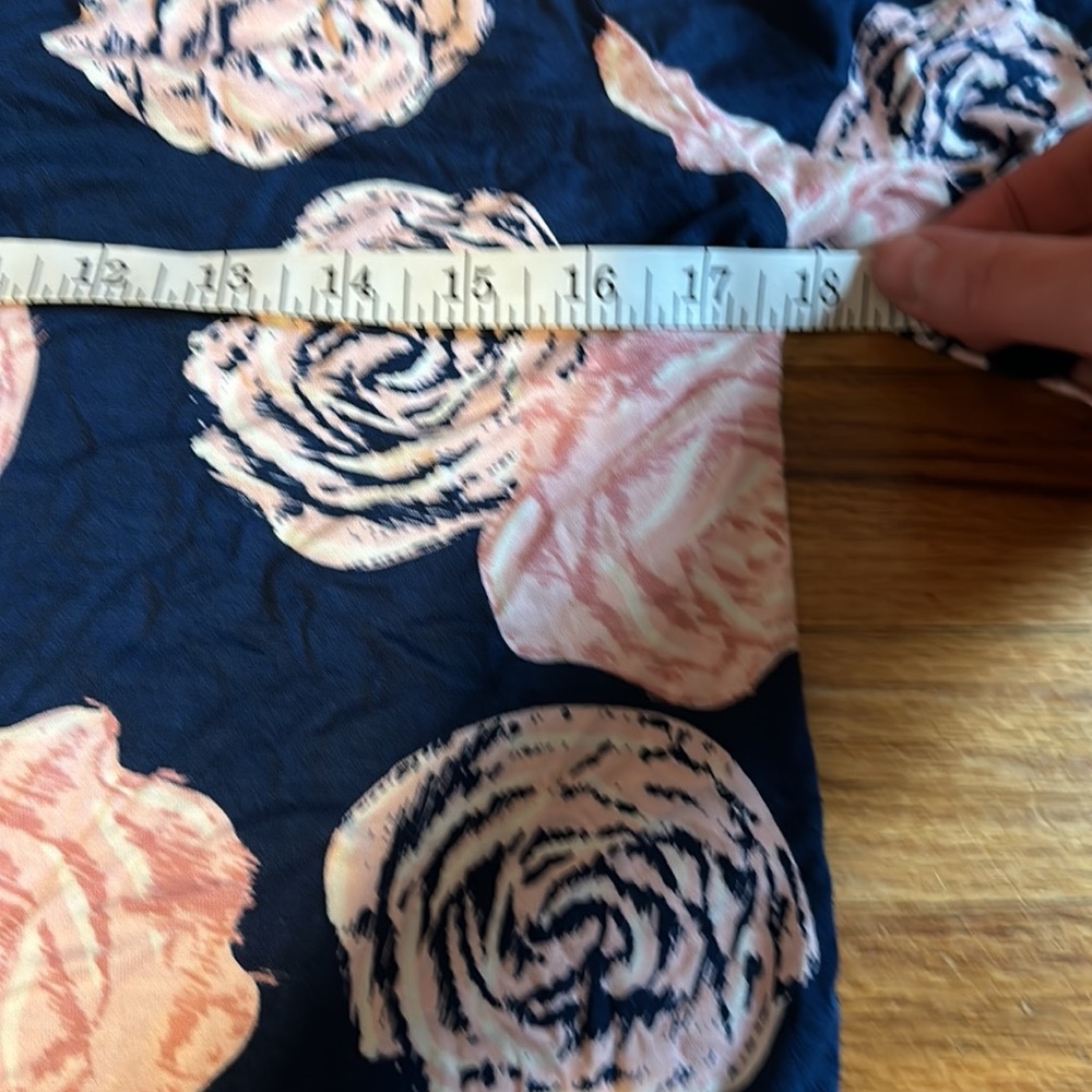 LulaRoe Debra - Picture 5 of 6